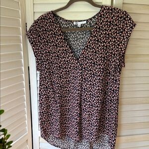 Ladies pop-over v-neck blouse